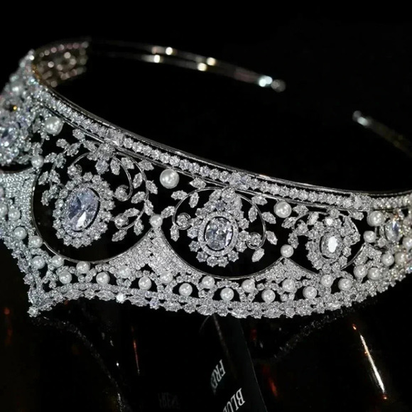 7pc. Tiara Bridal set.  ( Your choice of Necklace Sets ) See last 2 pictures - Picture 9 of 16